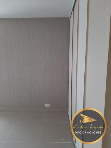 Photo 1674694388447